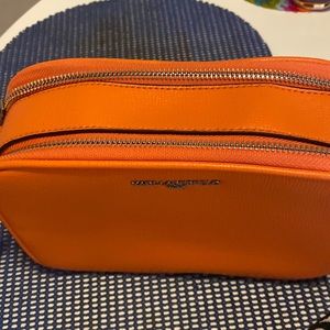 Bring character to your everyday style with this bag by Karl Lagerfeld Paris.